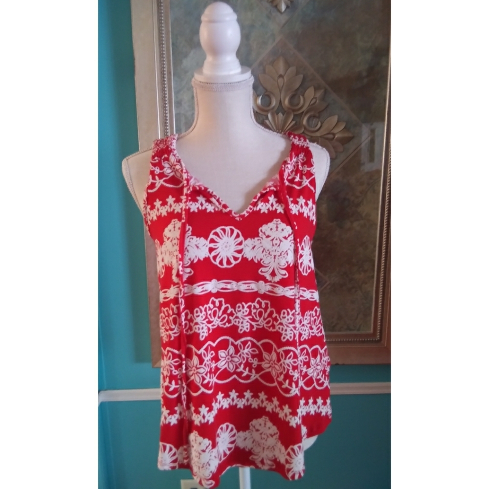 Short sleeve v neck top
